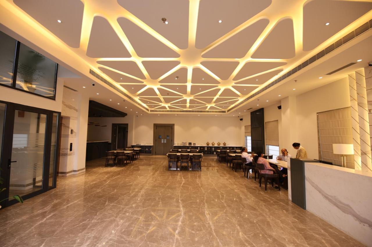 The Central View Faridabad Exterior foto