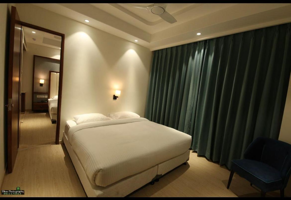 The Central View Faridabad Exterior foto